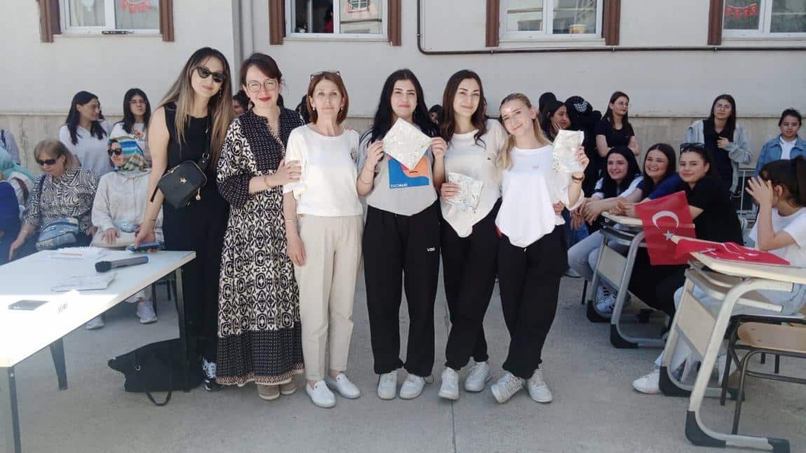 Sınıflar Arası Bilgi Yarışmasının Kazananı 11-B Sınıfı Oldu!